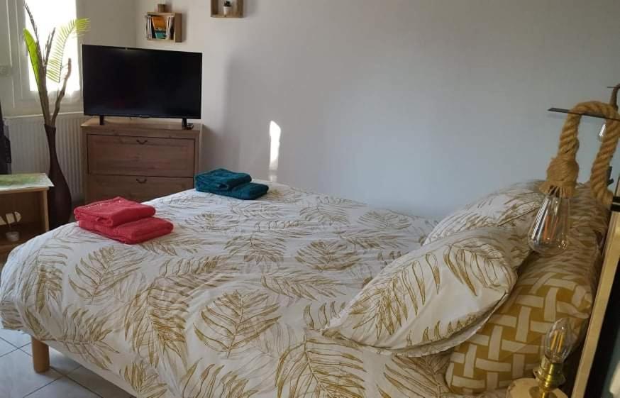 Le Kalarino Bed & Breakfast Saint-Remeze Dış mekan fotoğraf